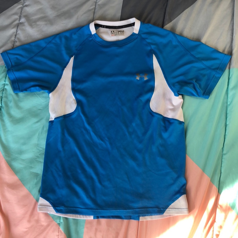 Men’s blue shirt sleeve